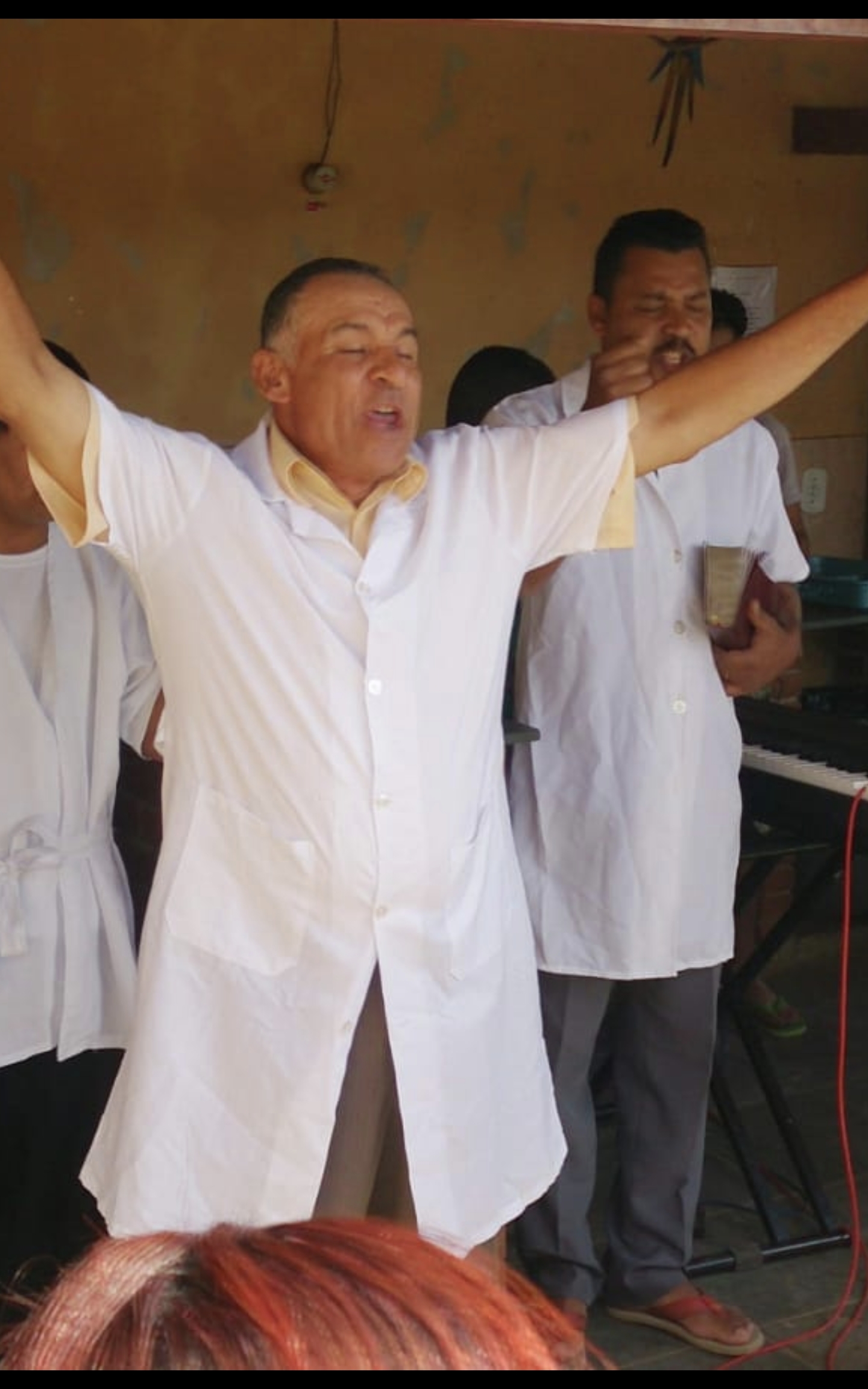 Pastor Pr. Alcebíades em momento ministerial, AD Jardim Helena