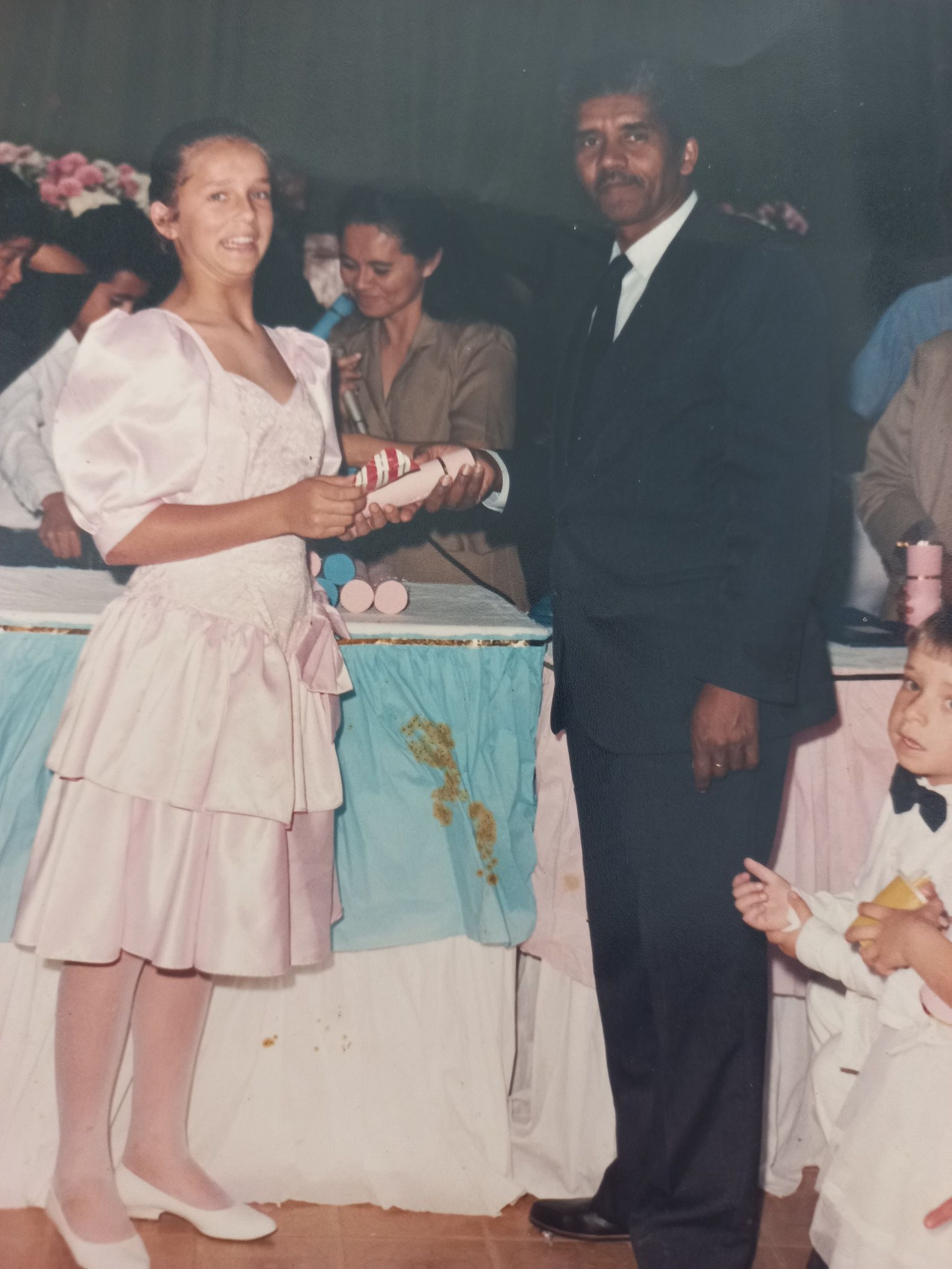 Pastor Pr. Milton Philomeno em momento ministerial, AD Jardim Helena